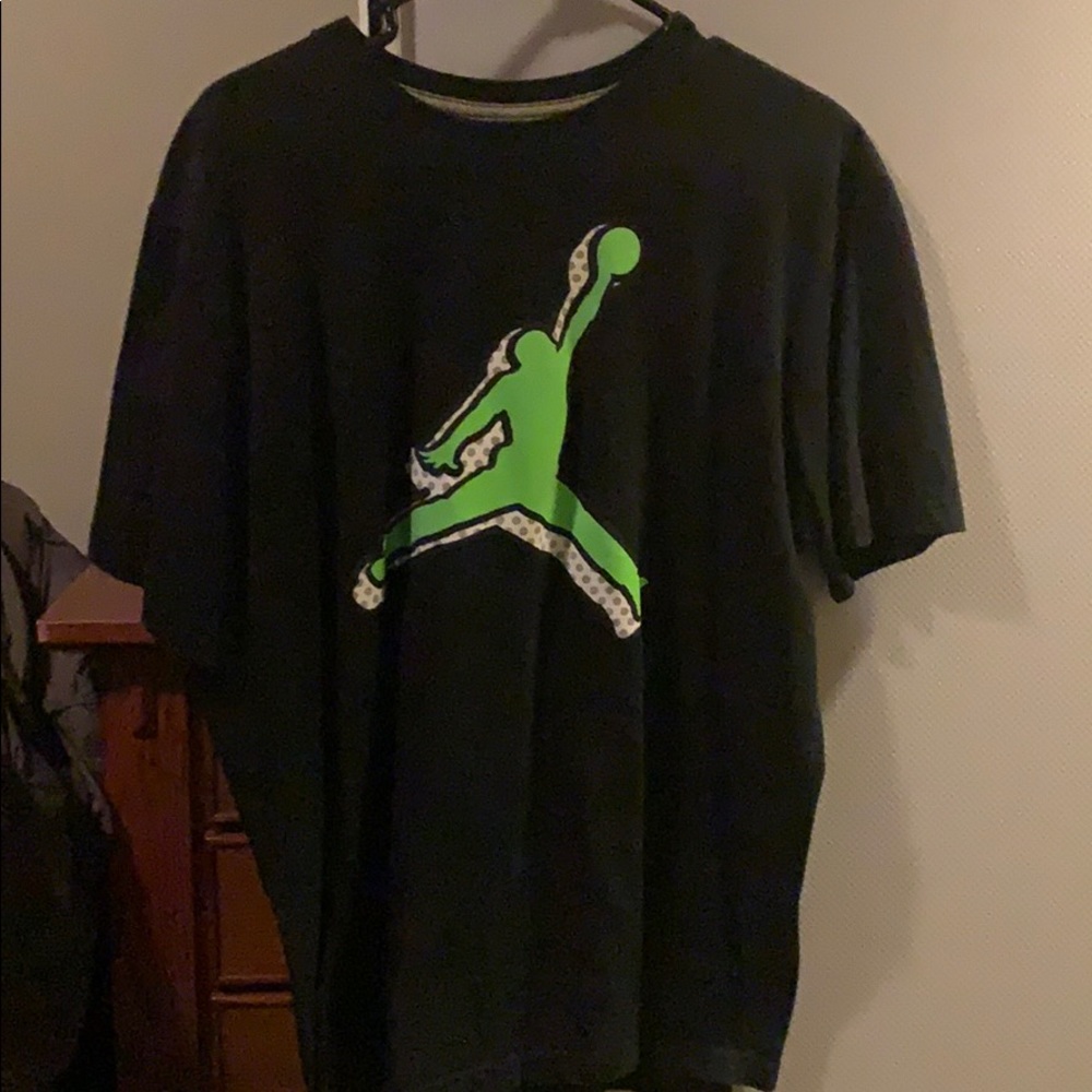 Like new Jordan t shirt